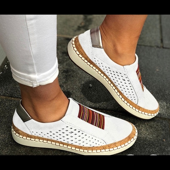 Shoes - NWT WHITE FLATS LOAFERS